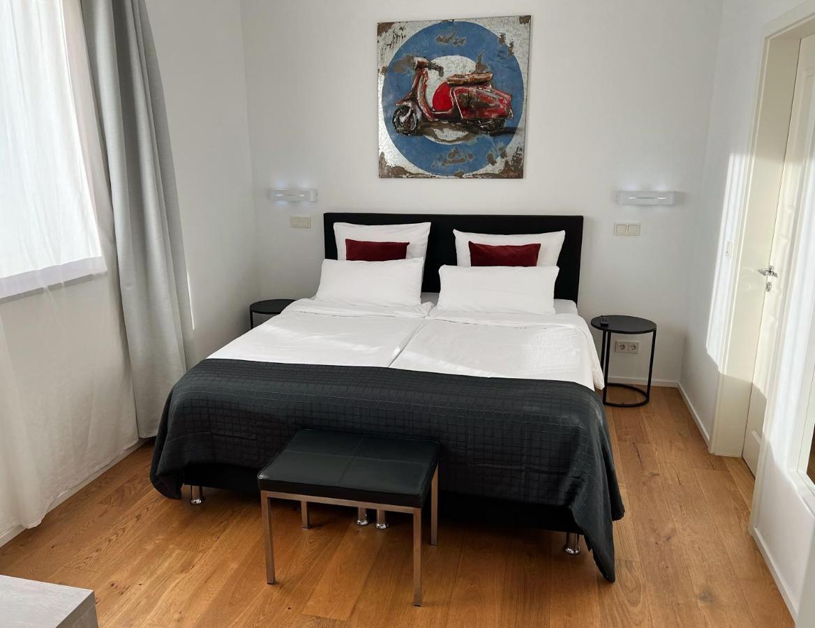 Weingut-Aparthotel Olinger Mehring  Bilik gambar
