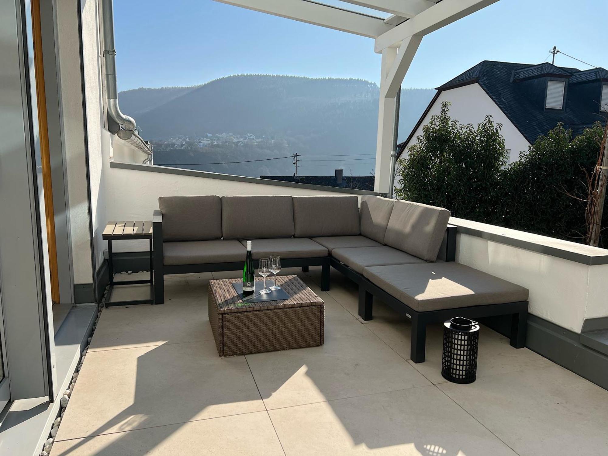 Weingut-Aparthotel Olinger Mehring  Bilik gambar